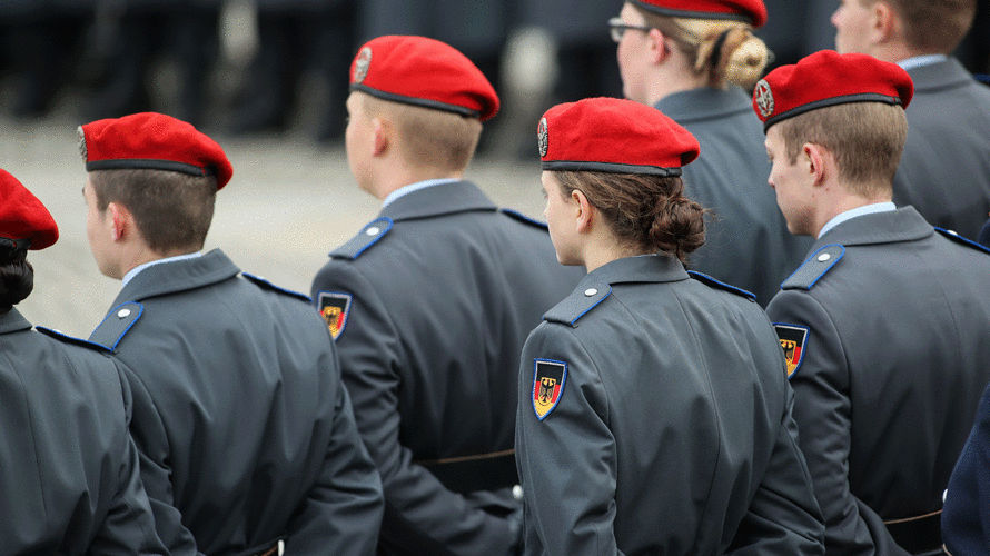 Ein neuer Gesetzentwurf ändert wesentliche Vorschriften im Soldatenrecht – und das zum Nachteil der Soldatinnen und Soldaten. Foto: Bundeswehr/Torsten Kraatz