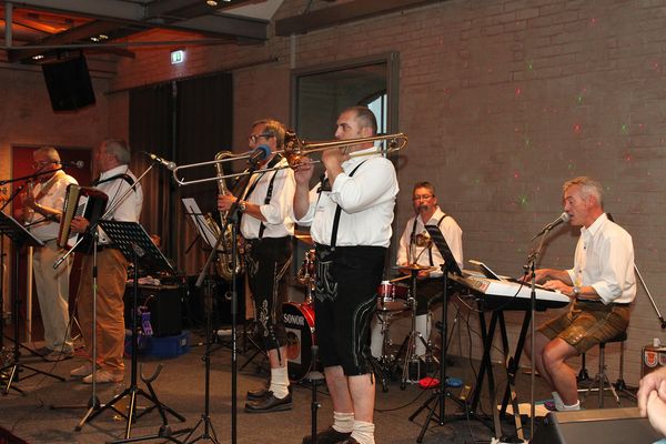 Die Band des Landesverbands Süddeutschland bei einem Auftritt beim Kameradschaftsabend einer Landesversammlung mit Werner Lippert am Keyboard. Archivbild: Ingo Kaminsky