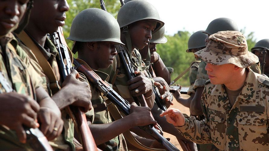 Für die EU-Ausbildungsmission EUTM in Mali sollen künftig 450 Soldaten der Bundeswehr in den Einsatz geschickt werden, 100 mehr als bisher. Foto: Bundeswehr/Falk Bärwald