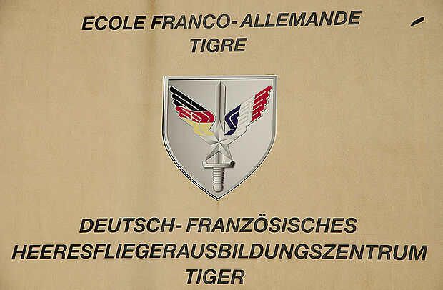 Im Juli 2003 wurde am Flughafen Le Luc-Le Cannet das deutsch-französische Heeresfliegerausbildungszentrum Tiger gegründet.