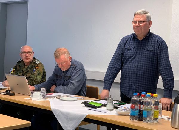 Bei der sehr besuchten Mitgliederversammlung der sKERH Stavenhagen, konnte der Vorsitzende Hauptmann a.D. Uwe Krenzlin zahlreiche Mitglieder begrüßen. Foto. Steffen Braun