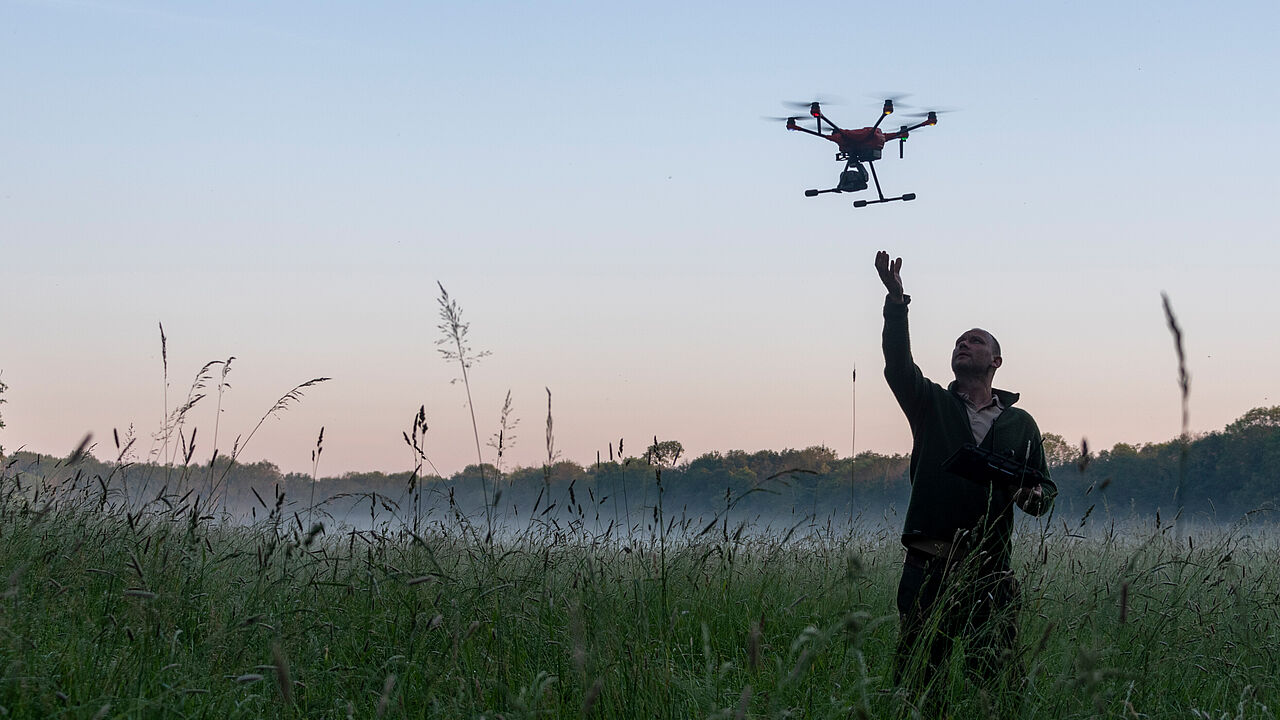 Einsatz in der Landwirtschaft: Hightech-Drohnen werden schon lange nicht nur für militärische Zwecke eingesetzt. Foto: picture alliance/dpa-Zentralbild/Stephan Schulz