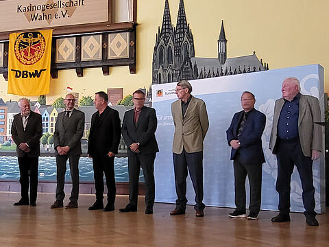 Zahlreiche Mitgliederehrungen nahmen der DBwV-Bundesvorsitzende und der Landesvorsitzende West beim Festakt zum 55jährigen Bestehen der KERH Köln vor. Foto: N. Gerdes