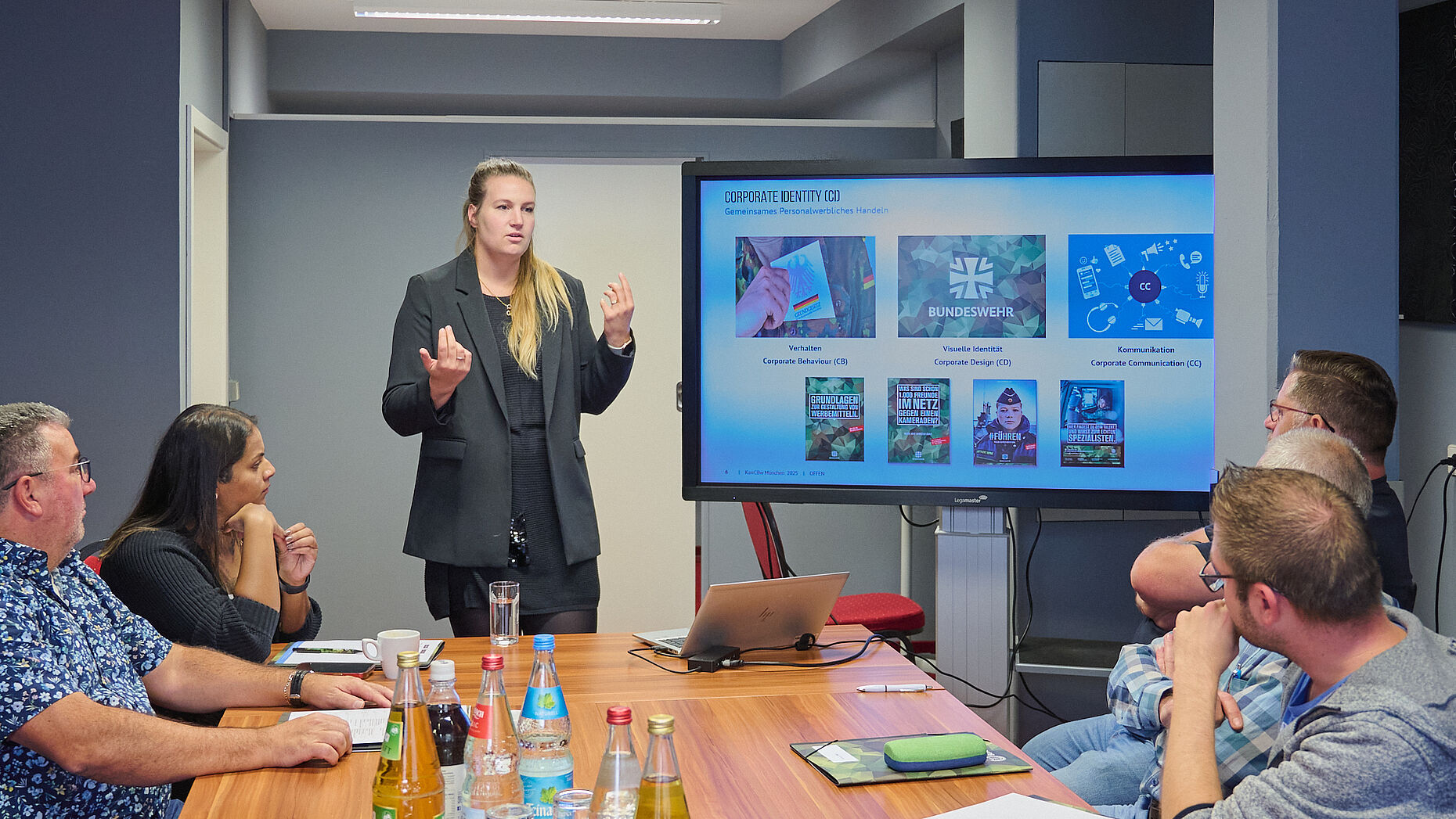 Ramtfr Tamara Rohleder vom Karrierecenter München präsentierte kreative Ansätze zur Gewinnung zivilen Personals. Foto: DBwV/ik