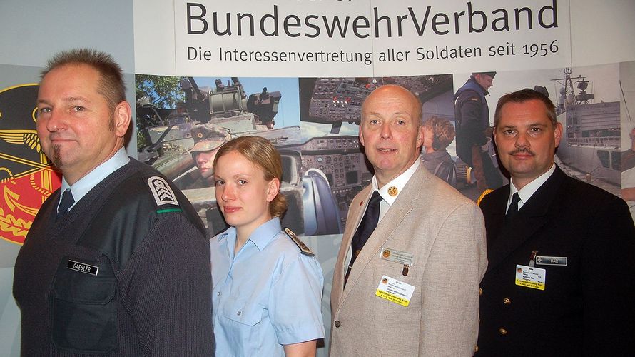 Im Landesverband Nord sind neben Soldatinnen und Soldaten sowie Ehemaligen, Reservisten und Hinterbliebenen immer mehr Zivilbeschäftigte vertreten (Foto: DBwV)