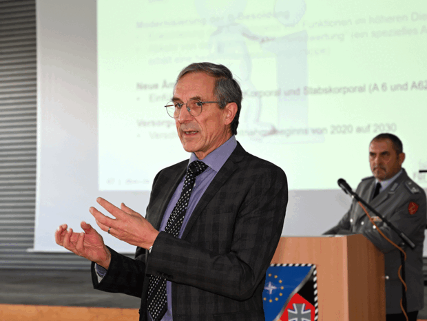 Landesvorsitzender Gerhard Stärk mahnt, Erfolge nicht zu zerreden. Foto: DBwV/Ingo Kaminsky