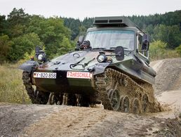 Fahrschulfahrt auf dem Übungsplatz: Fahrlehrer erhalten die Außendienstzulage künftig auch für Prüfungsfahrten Foto: Bundeswehr/Andreas Bienert