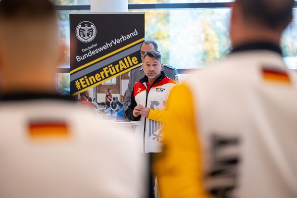 Oberst Rüdiger Jorasch, Kommandeur der Sportschule in Warendorf, dankte den Athletinnen und Athleten, aber auch den Unterstützern der Spiele, darunter der DBwV. Foto: DBwV/Yann Bombeke