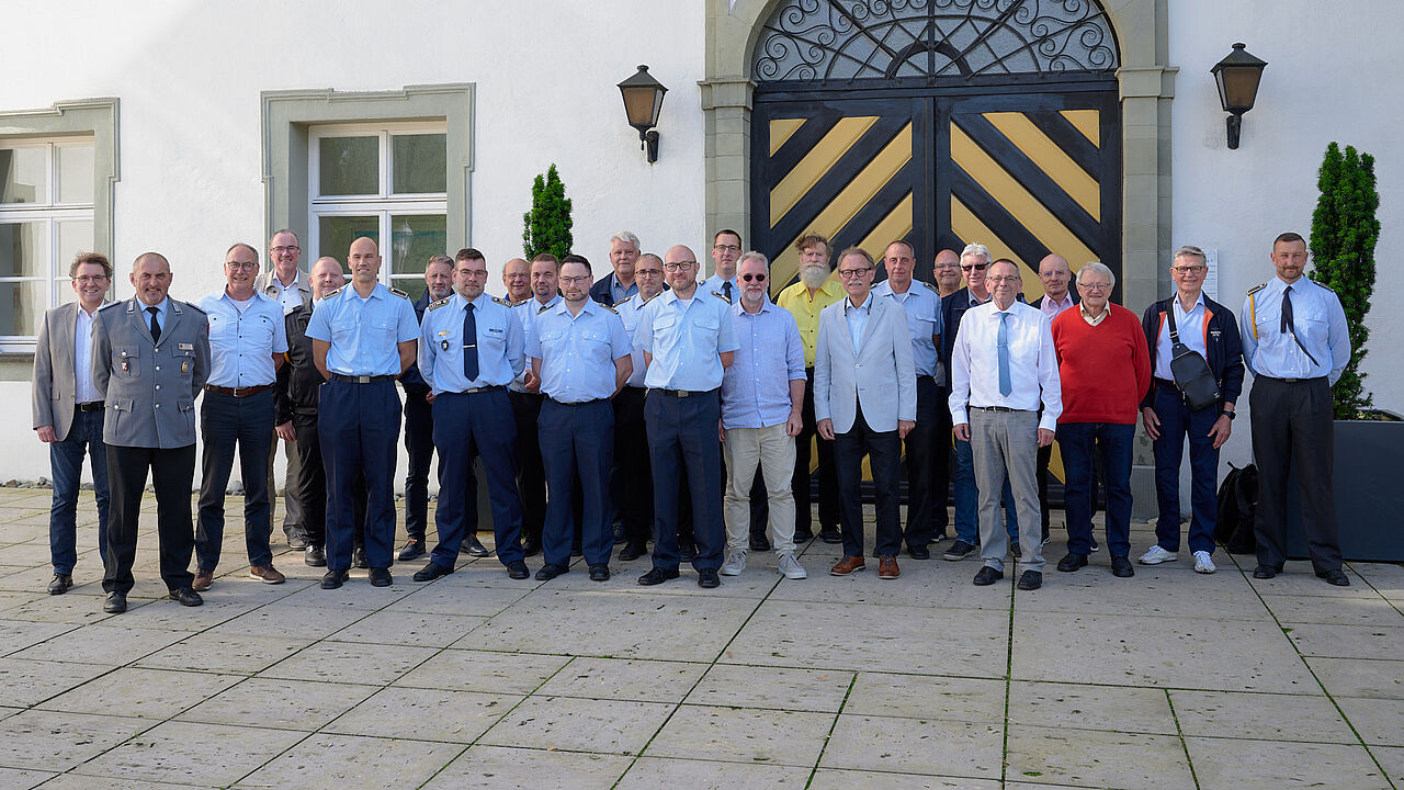 Mandatsträger des Bezirkes Donau-Neckar-Bodensee unter Vorsitz von Oberstabsfeldwebel a.D. Harald Lott trafen sich zu ihrer zweitägigen Veranstaltung in Kißlegg. Foto: DBwV/Ingo Kaminsky