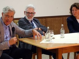 Norbert Röttgen, Thomas Sohst und Kerstin Vieregge mahnten eine Stärkung der europäischen Rolle in der Sicherheitspolitik an. Foto: Wahlkreisbüro Vieregge