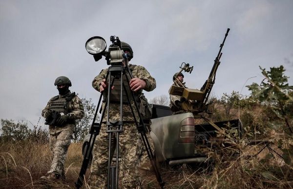 Ukrainischer Drohnenabwehr-Trupp: Die schwer zu ortenden Objekte werden mit einem schweren Flugabwehr-MG bekämpft, das auf einem Pickup montiert ist. Foto: X/Defense of Ukraine
