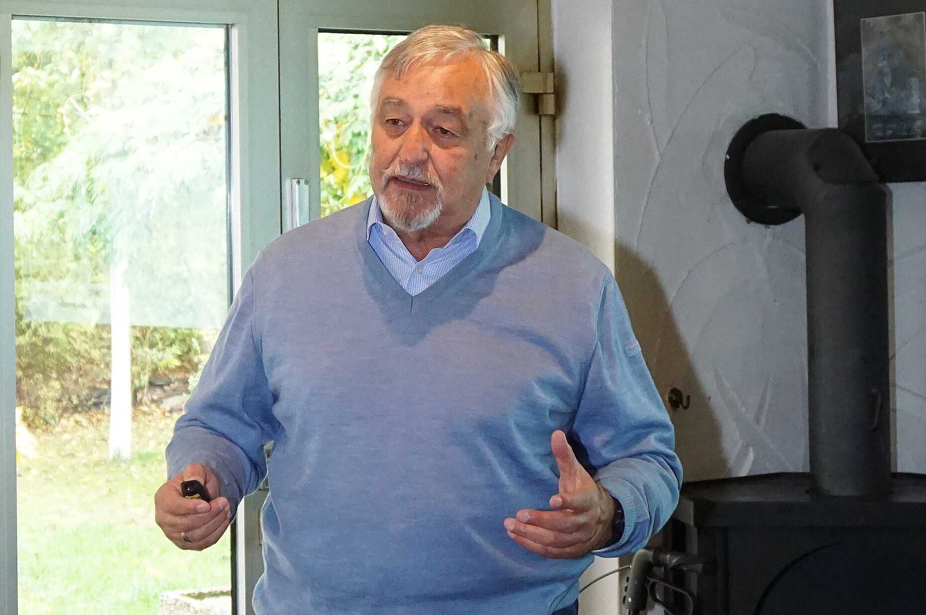 Öffentlichkeitswirksamer Vortrag zu den Folgen der Digitalisierung mit Oberst a.D. Gerhard Bubel. Foto: Hans-J. Unger