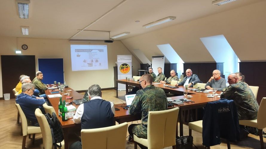 Interessante Vorträge standen bei der Mandatsträgerschulung im Bezirk Berlin/Brandenburg auf der Agenda. Foto: Christian Weber