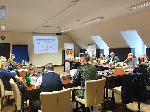 Interessante Vorträge standen bei der Mandatsträgerschulung im Bezirk Berlin/Brandenburg auf der Agenda. Foto: Christian Weber