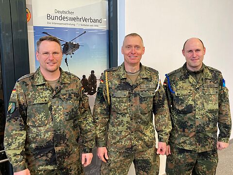 Der geschäftsführende Vorstand der TruKa Hagenew : Hauptmann Jens Pollok (von links), Oberstabsfeldwebel Gerald Hinz, Stabsunteroffizier Steffen Schröder. Foto: Walter Trump