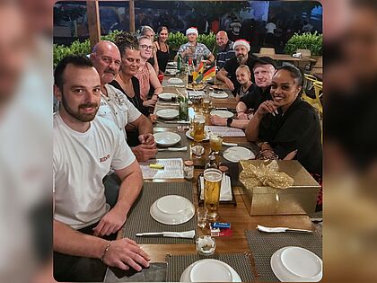 Dank der Unterstützung des Landesverband Süddeutschland – organisiert von Oberleutnant Pretauer (links im Bild) – wurde die Weihnachtsfeier der Soldaten der GAFTAG ein voller Erfolg. Foto: Preitauer