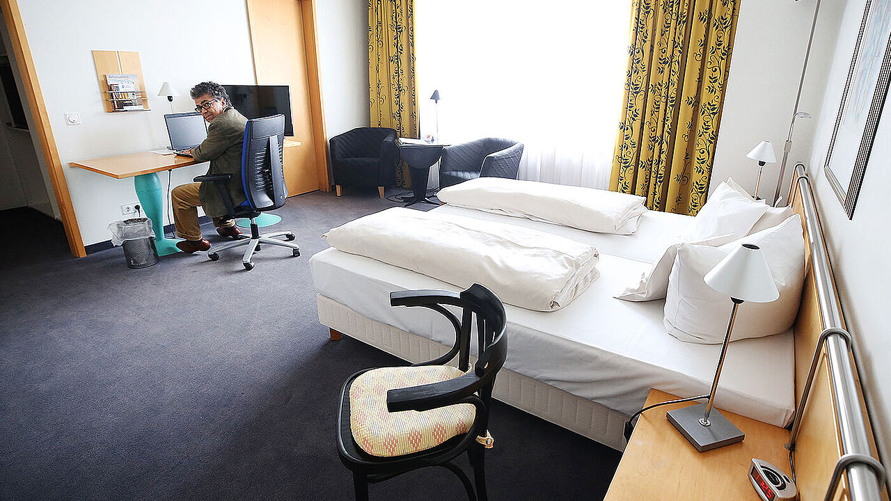 In Hotels werden die Frauen und Männer, die in den Auslandseinsatz müssen, für die Quarantäne untergebracht. Symbolbild: dpa/Roland Weihrauch