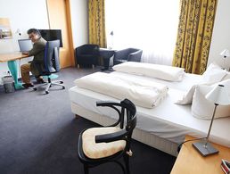 In Hotels werden die Frauen und Männer, die in den Auslandseinsatz müssen, für die Quarantäne untergebracht. Symbolbild: dpa/Roland Weihrauch
