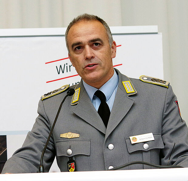 Der stellvertretende Bundesvorsitzende Oberstabsfeldwebel Jürgen Görlich