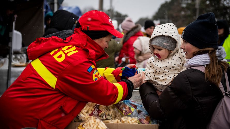 Immer mehr Menschen flüchten vor dem Krieg in der Ukraine über die Grenzen, wie hier in Rumänien. Foto: picture-alliance/Photoshot