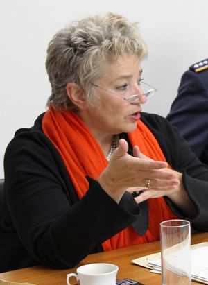 Ministerialrätin Annette Schmidt, Referatsleiterin P I 6: Anerkennung militärischer Abschlüsse bleibt schwierig