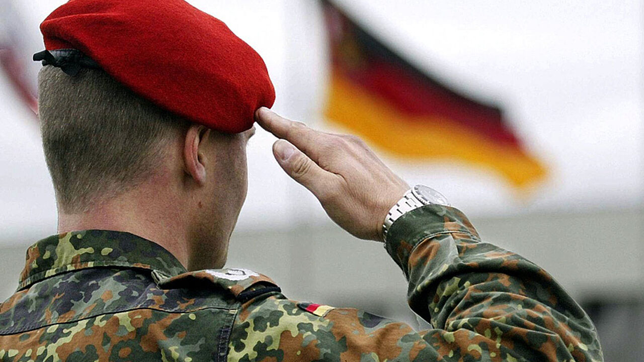 "Junge Menschen wissen heute, dass die sicherheitspolitischen Risiken auch in Europa wieder größer geworden sind, genauer, wofür ihr Dienst gut ist." Foto: DPA