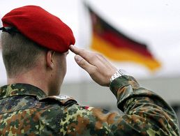 "Junge Menschen wissen heute, dass die sicherheitspolitischen Risiken auch in Europa wieder größer geworden sind, genauer, wofür ihr Dienst gut ist." Foto: DPA