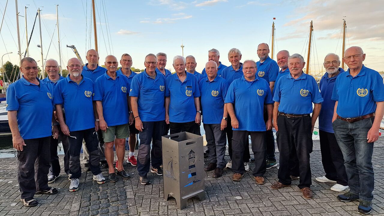 Die Segelcrew des Landesverbandes Nord  Foto: DBwV
