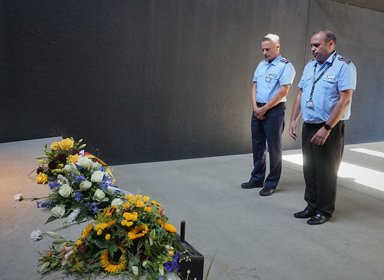 ...der Landesvorsitzende des Landesverbands Ost, Hauptmann Ralf Baasch, und sein Stellvertreter Hauptmann Alexander Dreiser (l.).