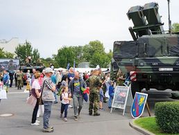 Wird beim Tag der offenen Tür im BMVg Großgerät gezeigt, ist das Interesse groß. Doch wie ist aktuell das Verhältnis der Deutschen zu ihrer Bundeswehr? Das hat jetzt das ZMSBw wieder untersucht. Foto: DBwV/Gunnar Kruse