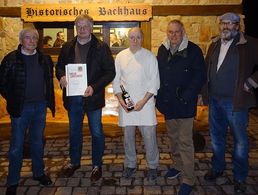 Ehrung im Historischen Backhaus (v.l) Kurt Krummenauer, Günter Denzer, Kurt Grub, Thomas Danneck, Werner Schenkel. Foto: Bernhard Mohr