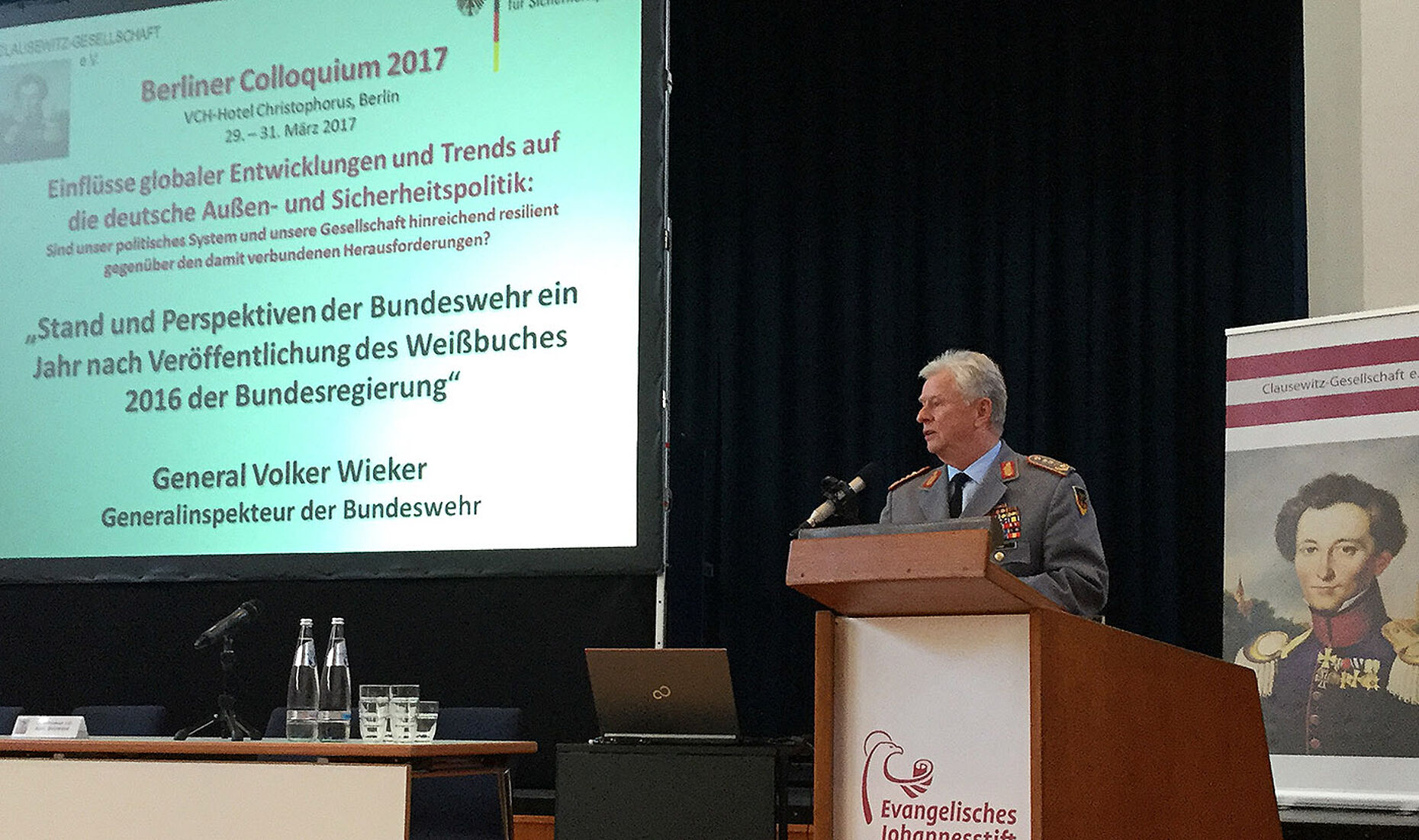 Der Generalinspekteur der Bundeswehr, General Volker Wieker, bei seinem Vortrag (Foto: Clausewitz-Gesellschaft/W. Fett)