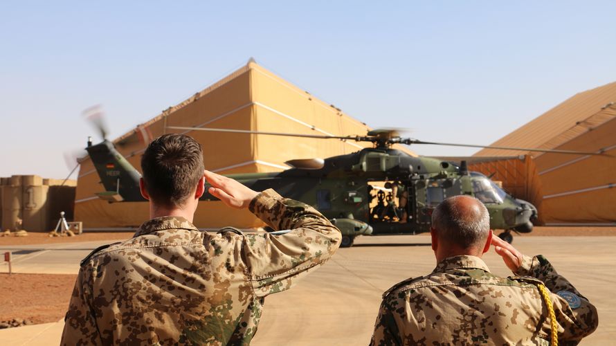 Ankunft eines NH-90 in Mali. Auch der gefährlichste Einsatz der Bundeswehr wurde verlängert Foto: Bundeswehr/PAO MINUSMA GAO