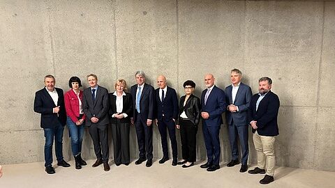 Auf dem Kongress der CESI wurde in Anwesenheit hochrangiger Gäste aus der Europäischen Kommission, dem Europäischen Parlament und dem Europäischen Wirtschafts- und Sozialausschuss das Präsidium gewählt. Romain Wolff (5.v.l.) ist alter und neuer Präsident. Foto: DBwV