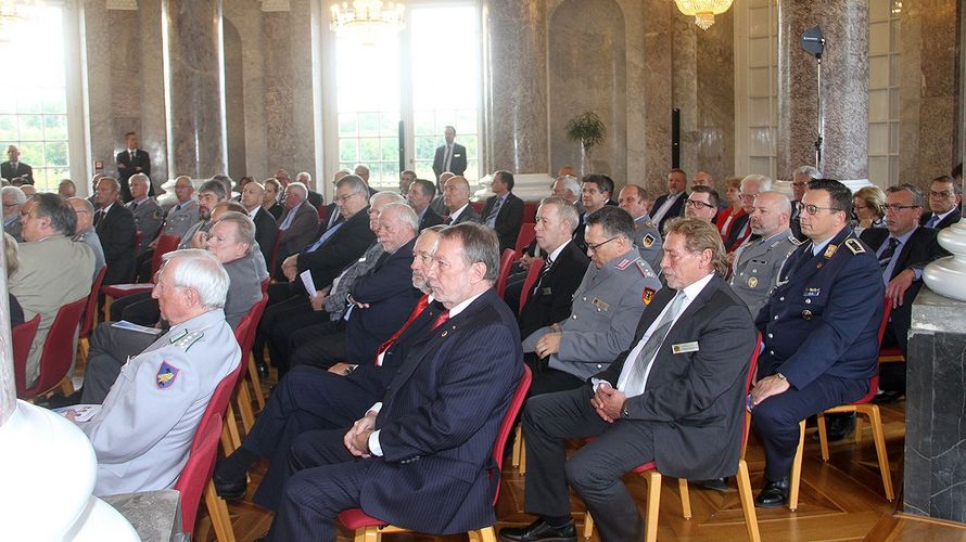 Zahlreiche Gäste aus Politik, Gesellschaft und Militär kamen zum Jahresempfang des Landesverbands West in Wiesbaden. Foto: hws