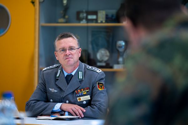 Oberst André Wüstner sieht die NATO-Verpflichtungen der Bundeswehr in Gefahr. Foto: DBwV/Yann Bombeke