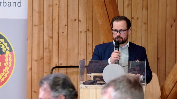 Der Memminger Oberbürgermeister Jan Rothenbacher hält mit der Patenschaft zur Heimatschutzkompanie Schwaben auch eine Stärkung der KERH Memmingen für möglich. Foto: IK