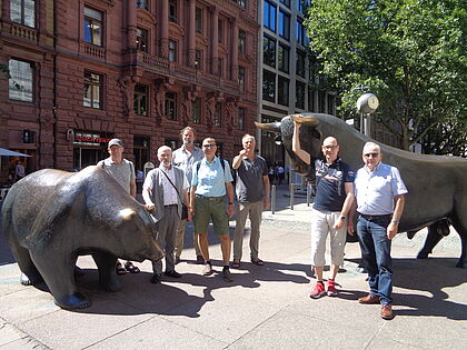 Ehemalige besuchten die Frankfurter Börse. Foto: KERH Idar-Oberstein