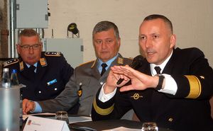 Flottillenadmiral Carsten Stawitzki (r.) war ranghöchster Teilnehmer der Tagung Foto: DBwV
