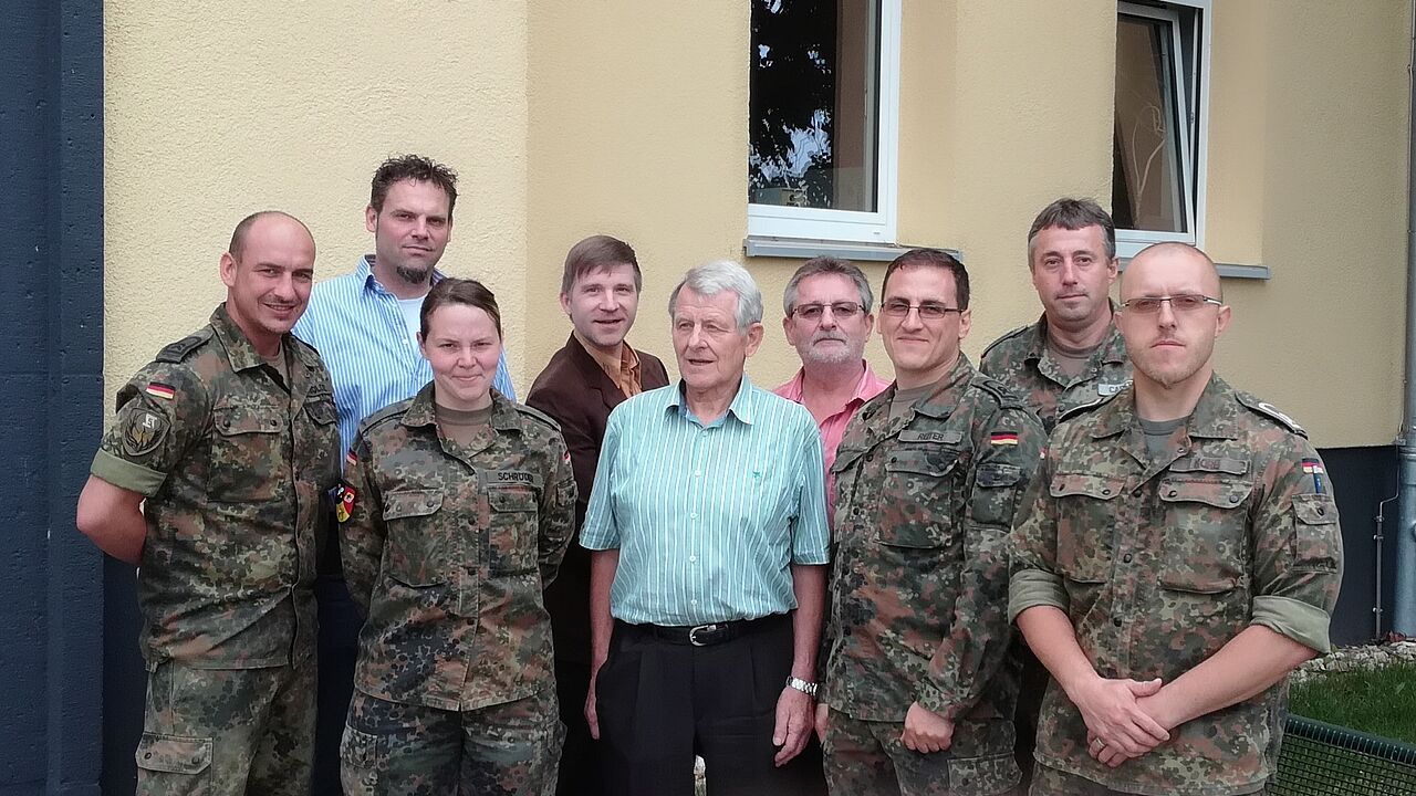 Der neue StoKa Vorsitzende André Korb (r.), mit Amtsvorgänger Roman Reiter (2. v.r) und weiteren Mandatsträgern aus Euskirchen Foto: StoKa Euskirchen