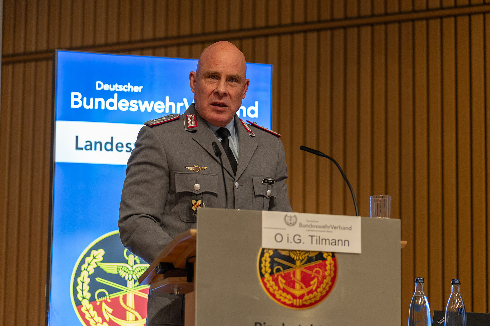 Oberst i.G. Jan-Friedrich Tilmann informierte zur Zukunft der Streitkräfte. Foto: DBw/Sarina Flachsmeier