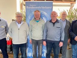 Bezirksvorsitzender Oliver Hartmann mit Vorsitzendem Jürgen Hänsel, dem neuen Stellvertreter Udo Remmele sowie Alfons Herrmann, Gustav Recksiek  und Manfred Helmstetter. Foto: sKERH Aschaffenburg