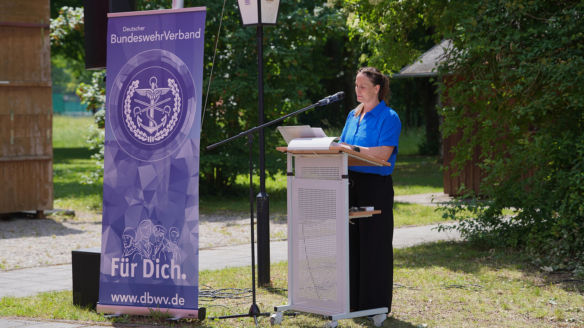 Vorsitzende der TruKa UniBw München Melanie Haschberger will mit dieser Veranstaltung Brücken bauen und das gegenseitige Verständnis fördern. Fotos: TruKa UniBw München