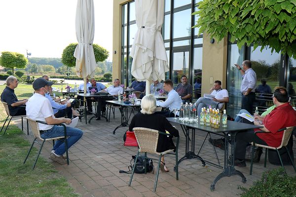 Die Arbeitsgruppe Beamte beim internen Austausch während der Fachtagung. Foto: DBwV/Mika Schmidt