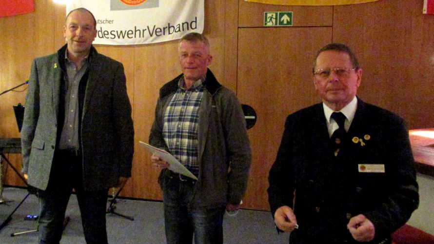 Beim Neujahrsempfang in Kiel: Dirk Sommer, Thorsten Hübener und Reinhard Patzlaff. Foto: DBwV