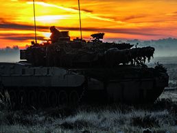 Das Panzerbataillon 393 übt mit dem Kampfpanzer Leopard 2 A7V im Gefechtsübungszentrum Heer in Gardelegen für den Einsatz. Foto: Bundeswehr/Bill Drechsler