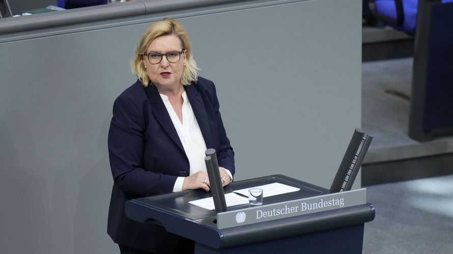 Die Mängel im Bericht der Wehrbeauftragten Eva Högl (SPD) sind hinlänglich bekannt. Nun hat der Bundestag erstmals übern den Jahresbericht 2023 beraten. Foto: picture alliance /Geisler-Fotopress/Bernd Elmenthaler/Geisler-Fotopr