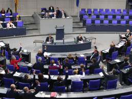Abstimmung zu später Stunde im Deutschen Bundestag: Das BesStMG ist beschlossen! Foto: DBwV/Mika Schmidt