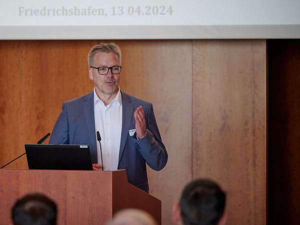 Die politischen Aspekte stellte Dr. Markus Kaim von der Stiftung Wissenschaft und Politik dar. Foto: Ingo Kaminsky