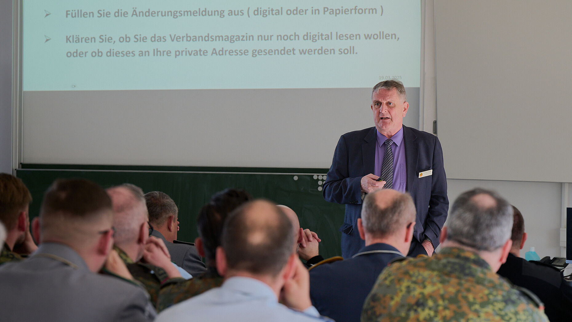 Oberstabsfeldwebel a.D. Bernhard Hauber benannte gute Gründe für einen Verbleib als Mitglied im DBwV auch nach der Zurruhesetzung. Foto: DBwV/Ingo Kaminsky